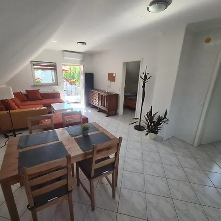 Mano-lak Apartman Zalaapáti