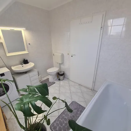Mano-lak Apartman *